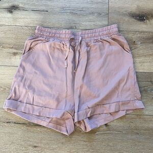 NWOT Universal Thread Women's Pink Casual Shorts
